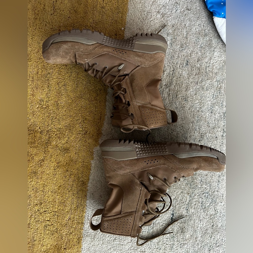 Nike SFB Gen 2 - 8" Coyote Military Combat Boots Trail Frame- Good Condition